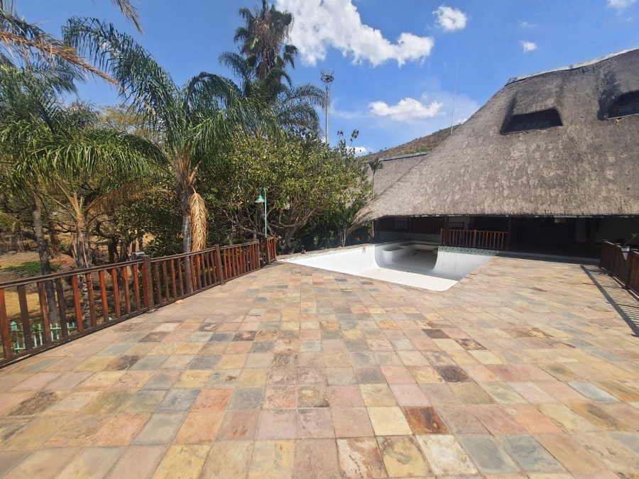 5 Bedroom Property for Sale in Zandfontein A H North West